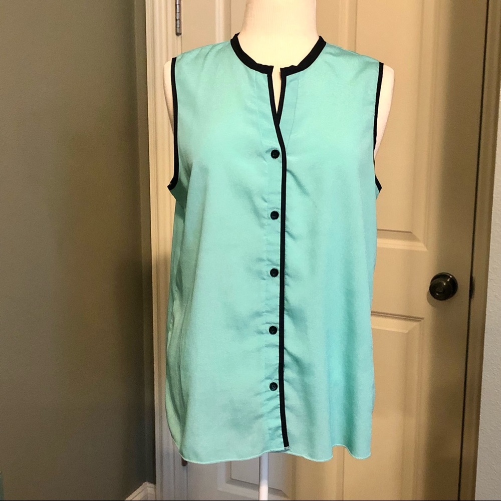 Double Zero Sleeveless Button Down Blouse
